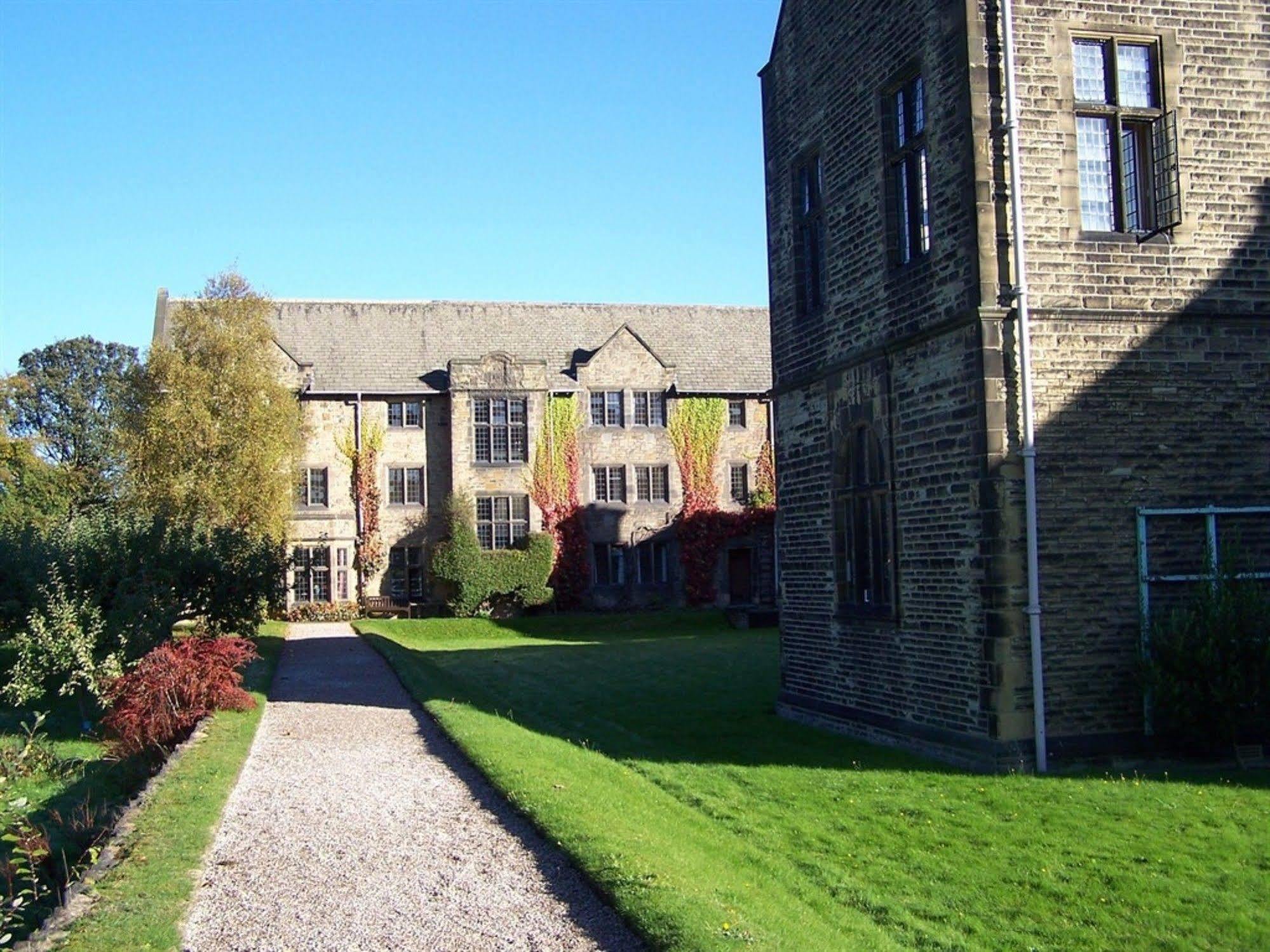 Mirfield Monastery B&B 외부 사진